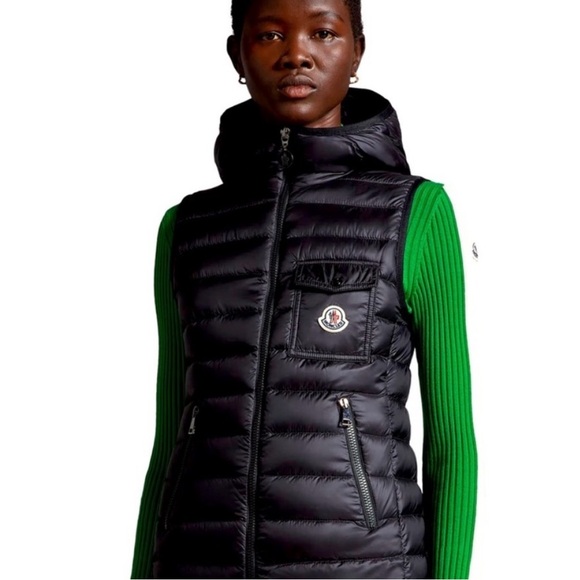 ♥︎ Moncler Black Hooded Down Vest - Picture 1 of 13